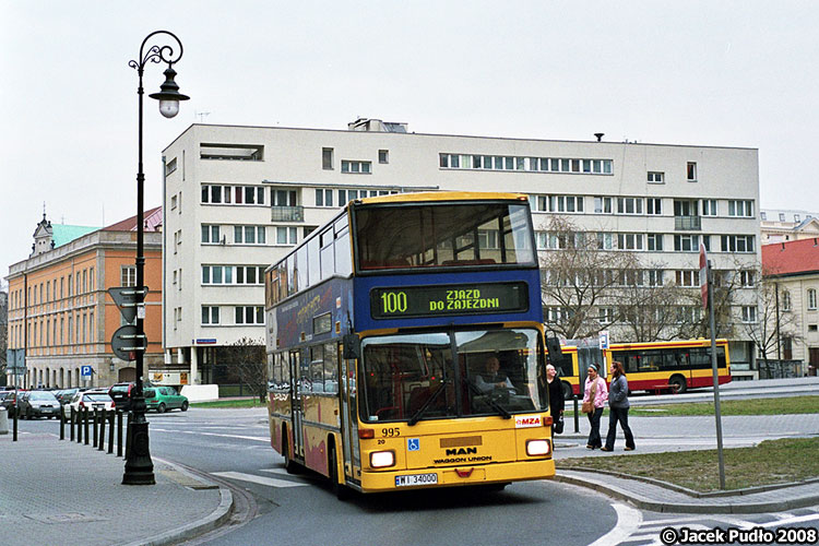 995
Autobus piętrowy to odpowiedni pojazd do obserwacji życia miejskiego.
Słowa kluczowe: SD202 995 100 plPiłsudskiego