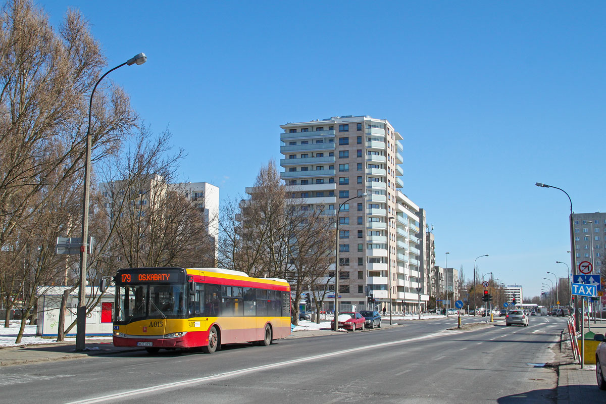 A015
Linia 179 na Ursynowie meandruje między blokami i osiedlami, dowożąc do metra. W mieście wielkości Warszawy ciężko o sprawną podróż na dużą odległość bez szybkiej kolei miejskiej.
Słowa kluczowe: SU12 A015 179 Surowieckiego