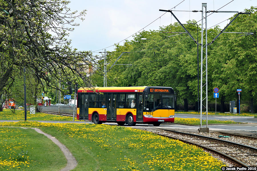 A323
Wspomnienie po Wołoskiej ze zwężeniem. 
Słowa kluczowe: SU10 A323 107 Wołoska