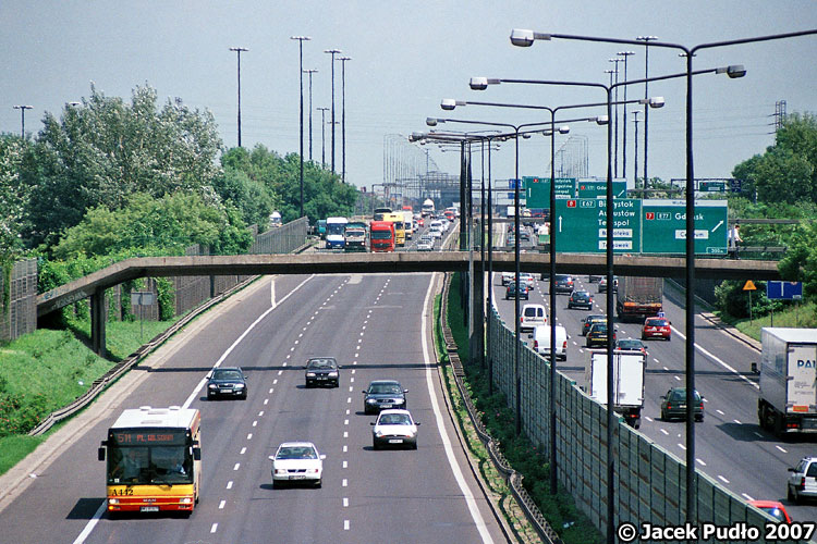 A442
Trasa Toruńska po staremu. W sumie zdjęcie kompletnie nieaktualne, nie ma wozu, takiej numeracji. Przewoźnik jest, ale z innymi wozami.
Słowa kluczowe: NL223 A442 511 TrasaToruńska