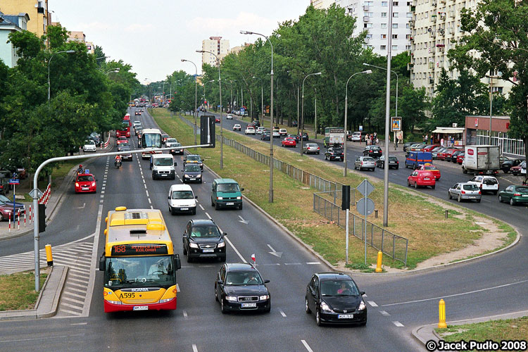 A595
Scania z PKS jeszcze za czasów swojej świetności, w tle ulica Czerniakowska z miejscem na tramwaj pośrodku.
Słowa kluczowe: CN270UB A595 168 Czerniakowska