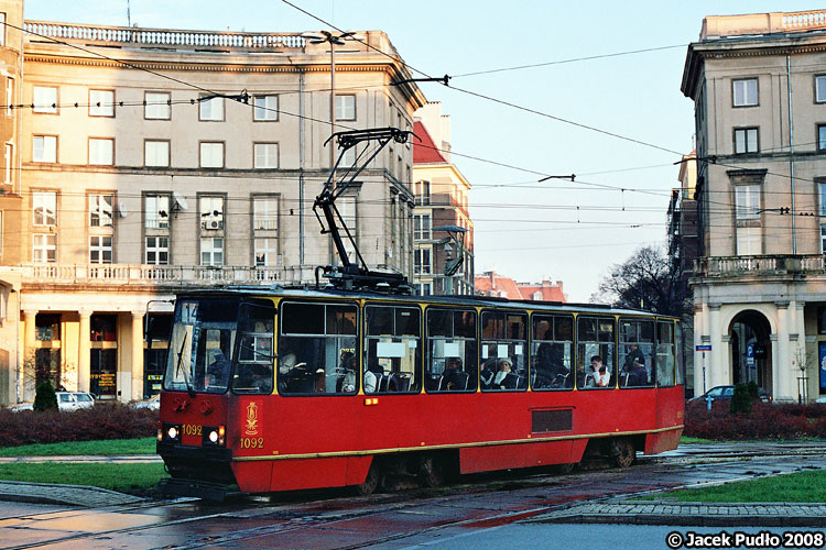 1092
Plac Zbawiciela - dziś bardzo modne miejsce.
Słowa kluczowe: 105Na 1092 14 PlacZbawiciela