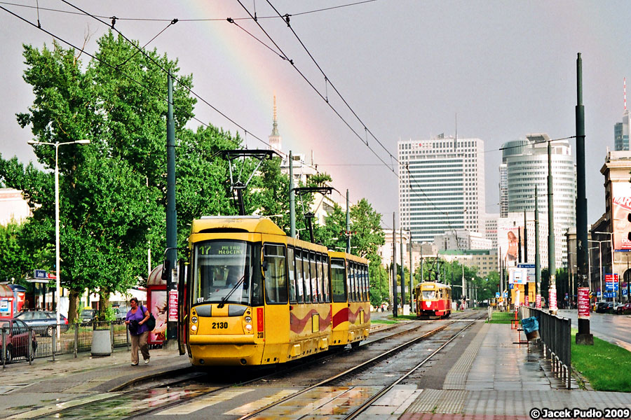 2130
Tramwaj z tęczą po czerwcowej ulewie..
Słowa kluczowe: 105N2k 2130 17 AlejaJanaPawłaII