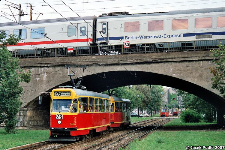 548
Berlin-Warszawa ekspres, a na dole Wiatraczna-Górczewska ekspres.
Słowa kluczowe: 13N 548 26 Targowa