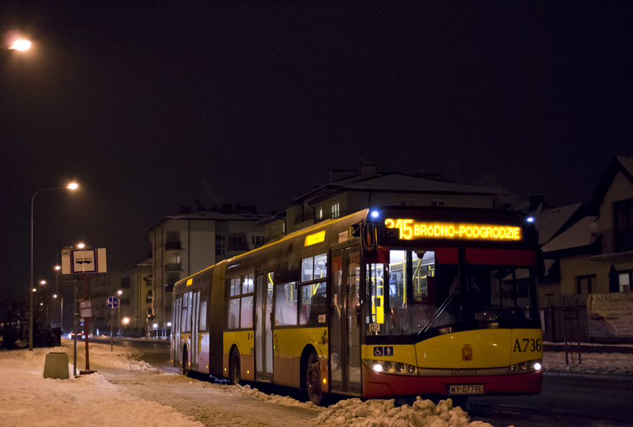 A736
Ząbki, ul. Maczka. Pierwszy dzień kursowania 345 i dziwadło, oczywiście za sprawą Mobilisu. Jest już zdjęcie w dzień, to ja dorzucę z wieczora. Muszę powiedzieć że z tego co obserwowałem przewoźników to wszyscy się spisali, działające wyświetlacze, znajomość trasy itp. Nawet w A600 PKSu działały wszystkie wyświetlacze.  

PS. Na pętli odbyło się tradycyjne dla Mobilisu mycie szyb, butelka z wodą i włączone wycieraczki.
Słowa kluczowe: SU18 A736 345 Ząbki Maczka