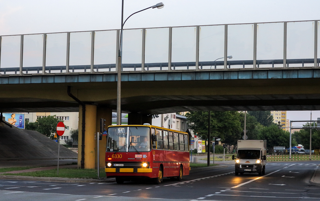 6330
Warszawa, ul. Broniewskiego.
Słowa kluczowe: IK260 6330 N41 Broniewskiego