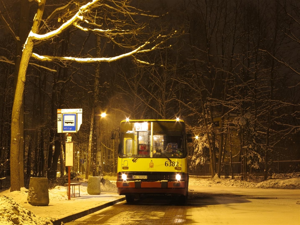 6382
Ikarus 260 #6382
Ostatnio zachciało mi się jeździć nocnymi i odwiedziłem kilka ciekawych pętli łapiąc Ikarusa. To moje pierwsze zdjęcie z cyklu wieczorno-nocnych Ikarusów. Mam nadzieję, że dobrze wpisałem tagi.
Słowa kluczowe: IK260 6382 514 WolaGrzybowska