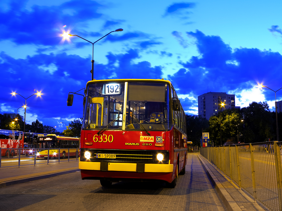 6330
Czerwony Ikarus na 192 :D
Słowa kluczowe: 6330 192 IK260 MetroWilanowska