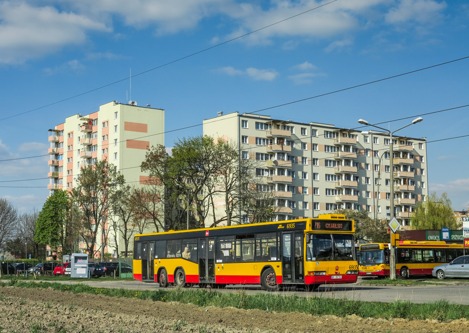 6935
Piastów, ul. Ogińskiego.
Słowa kluczowe: NeoplanN4020 6935 716 Piastów Ogińskiego