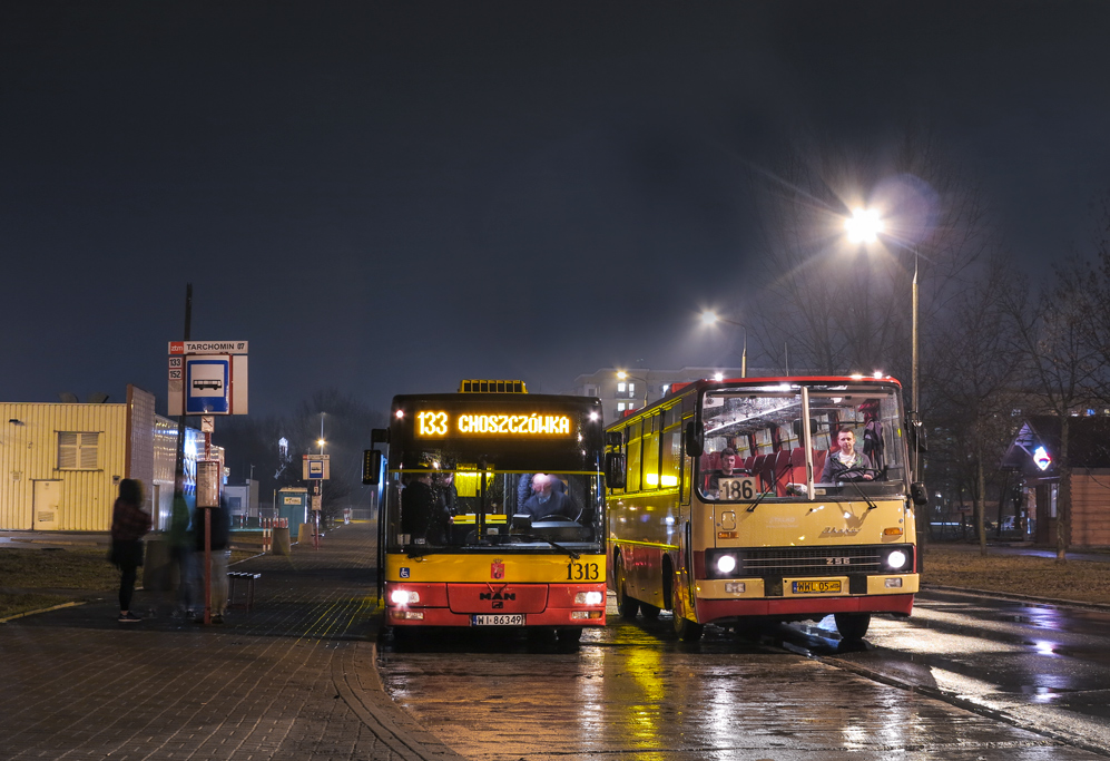 1313
Najlepszy wóz w mieście i jakiś tam Ikarus na pętli Tarchomin.
Słowa kluczowe: NM223 1313 133 Tarchomin IK256 WWL05 186