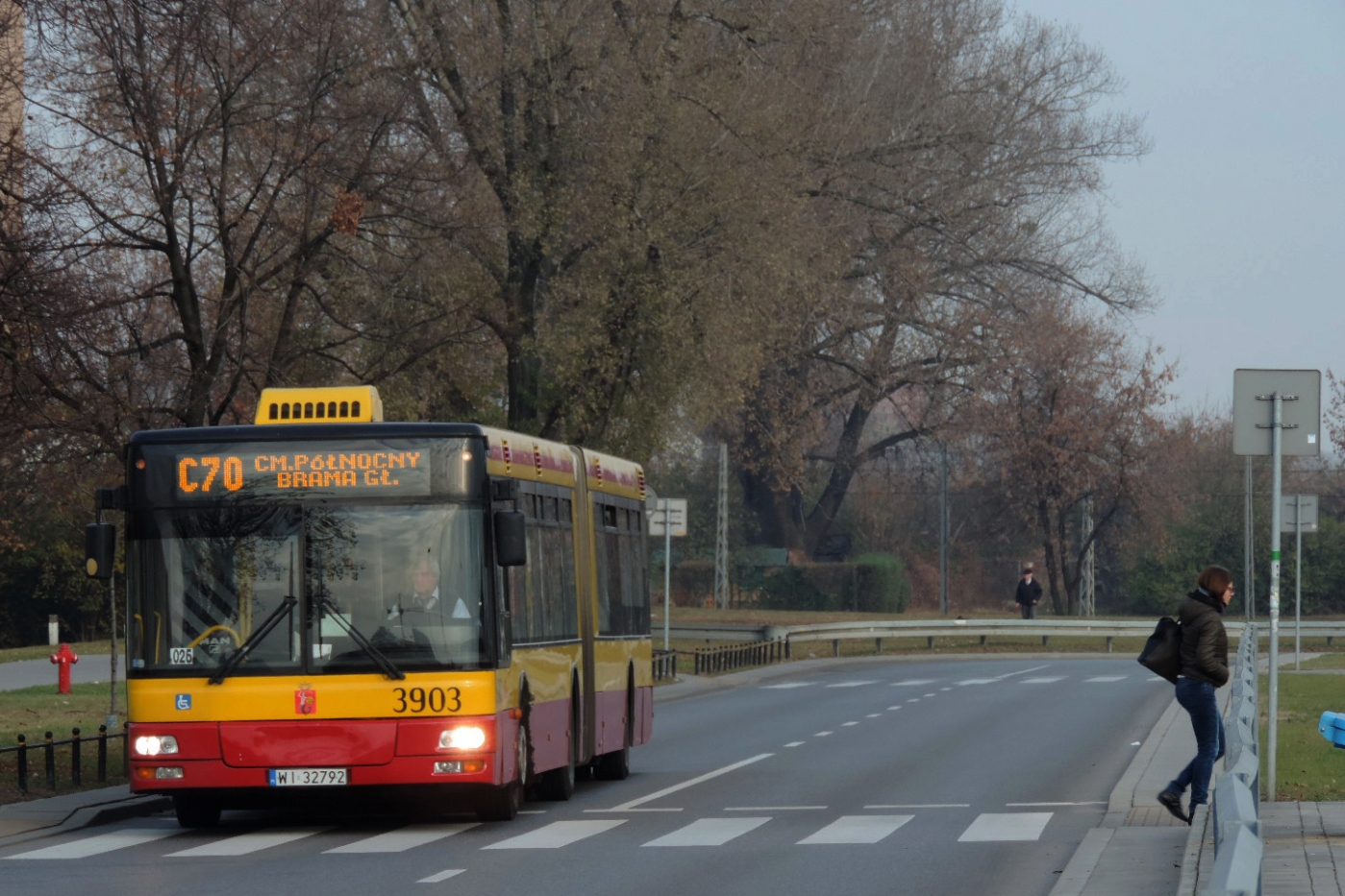 3903
Zdjęty ze stanu MZA 29 grudnia 2015.
Słowa kluczowe: 3903 NG313 C70 Kijowska