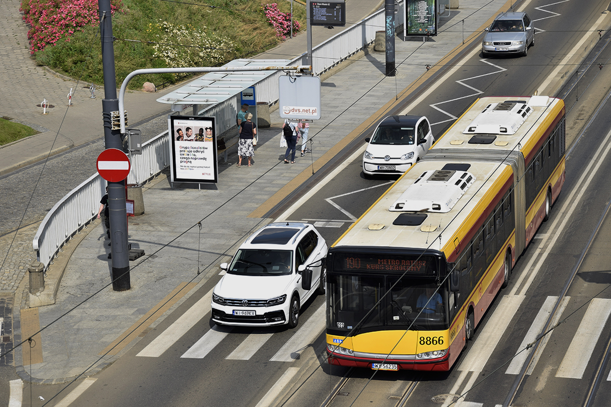 8866
190 na trasie skróconej do przystanku Metro Ratusz Arsenał.
Słowa kluczowe: SU18 8866 190 TrasaWZ