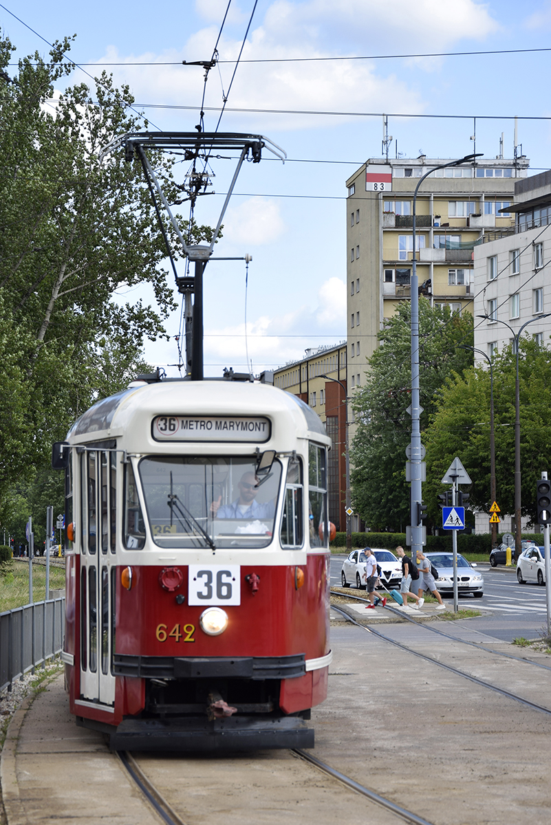 642
Pozdrowienia dla motorniczego!
Słowa kluczowe: 13N 642 36 Słowackiego