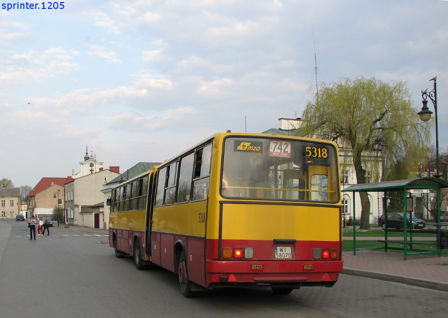 5318
Ja jeszcze wrzucę jedno zdjęcie z Góry Kalwarii. Tym razem od tyłu. 

Pozdrowienia dla towarzyszy wyprawy, bardzo miłego kierowcy oraz Bartoniego.
Słowa kluczowe: IK280 5318 742 Piłsudskiego GóraKalwaria