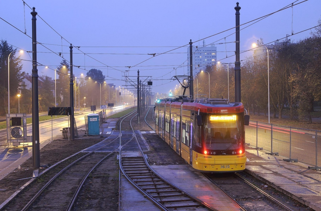 3635
Czołowa końcówka na Wołoskiej - kolejna faza tymczasowej organizacji ruchu tramwajowego na tej ulicy.
Słowa kluczowe: 128N 3635 41 Wołoska