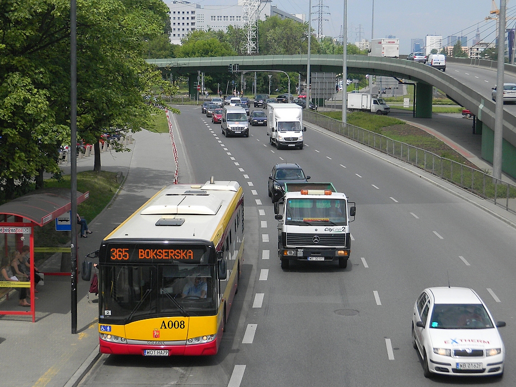 A008
Mobilis na 365 w 2011 r.
Wtedy 365 jeździła także w międzyszczycie; Mobilis obsługiwał dwie całki na nowe U12, zaś PKS obstawiał dodatek.
Słowa kluczowe: SU12 A008 365 Rzymowskiego Gintrowskiego