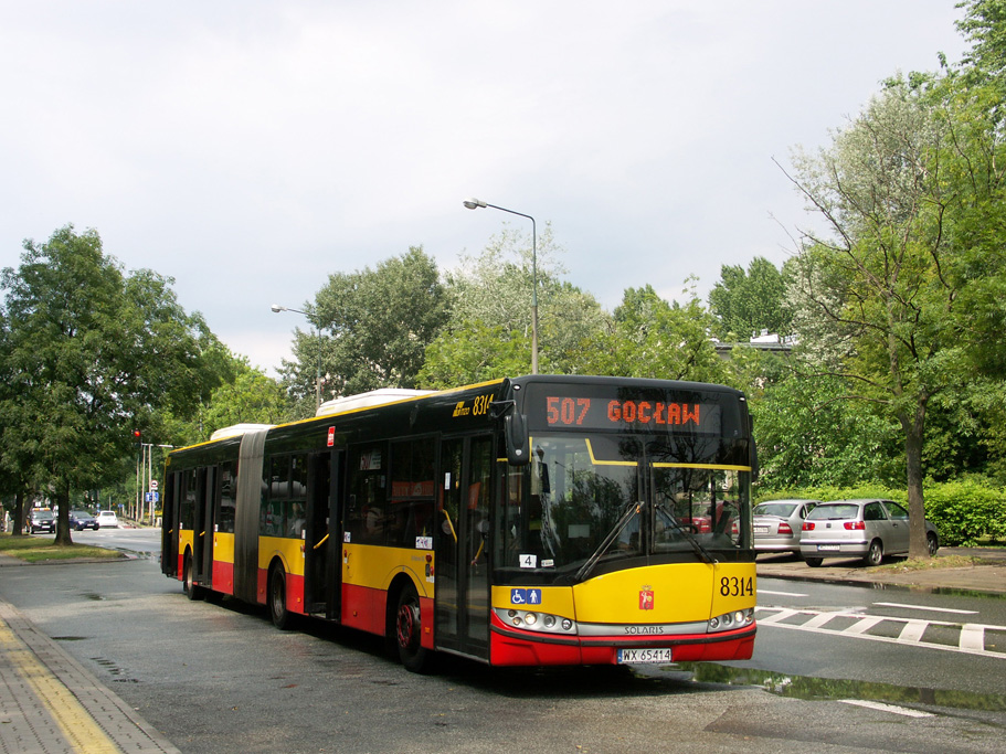 8314
Solaris w zbyt głębokiej zatoce przystanku Stacja krwiodawstwa.
Słowa kluczowe: SU18 8314 507 Saska