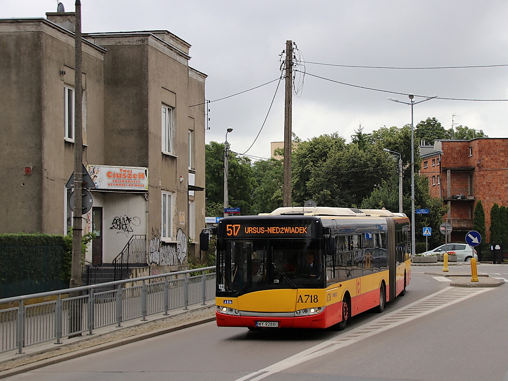 A718
Za sprawą kolejnego zwrotu w przetargu na brygady 18-metrowe (i wykluczeniu Arrivy), mobilisowe Solarisy pojeżdżą dłużej.
Słowa kluczowe: SU18 A718 517 Cierlicka