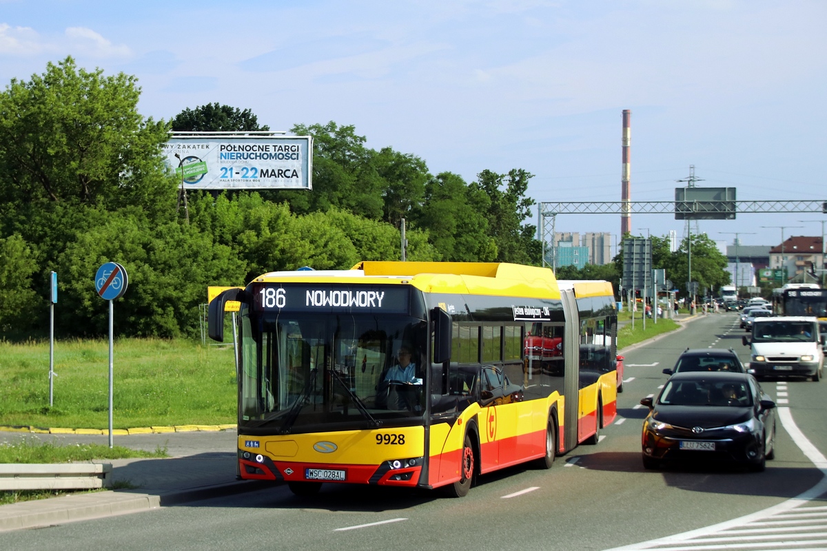 9928
A życie toczy się dalej... Arriva na 186.
Słowa kluczowe: SU18IVCNG 9928 186 Modlińska