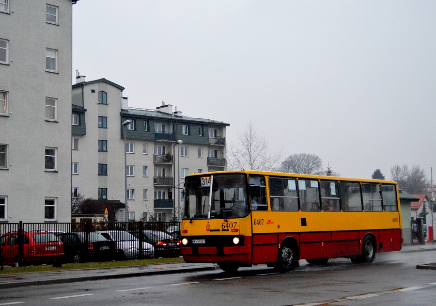 6407
Zdjęcie kiepskie , bo robione dość dawno . Dodaje w celach dokumentacyjnych , ponieważ z linii zniknęły Ikarusy  , a wozu już nie ma   .
Słowa kluczowe: IK260 6407 314 Odkryta