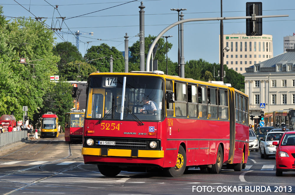 5254
Pl. Bankowy
Słowa kluczowe: IK280 5254 174 PlacBankowy