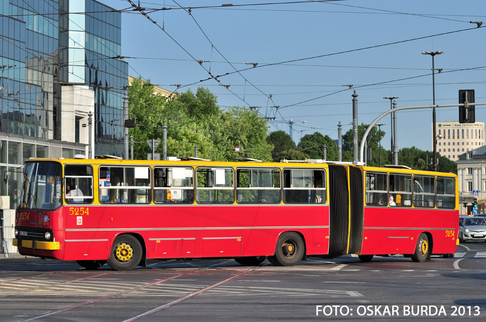 5254
Pl. Bankowy
Słowa kluczowe: IK280 5254 174 PlacBankowy