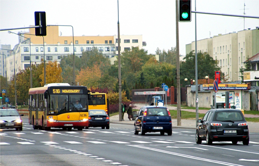 A136
Odkąd ITS zszedł z tej linii, to jakoś się nią przyjemniej jeździ. Przynajmniej ja mam takie odczucie.
Słowa kluczowe: SU12 A136 516 Mehoffera