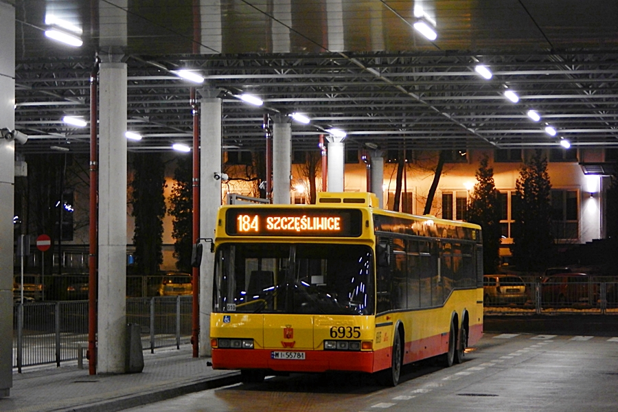 6935
Słowa kluczowe: NeoplanN4020 6935 184 MetroMłociny