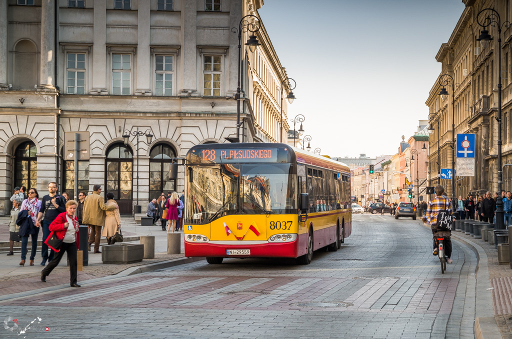 8037
Zatrzymana deskorolka związku z obchodami rocznicy katastrofy pod Smoleńskiem.
Słowa kluczowe: SU15 8037 128 KrakowskiePrzedmieście