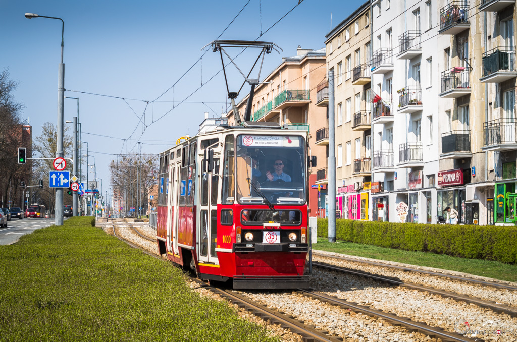 1000
Również pozdrawiam :))
Słowa kluczowe: 105N 1000 35Bis Słowackiego