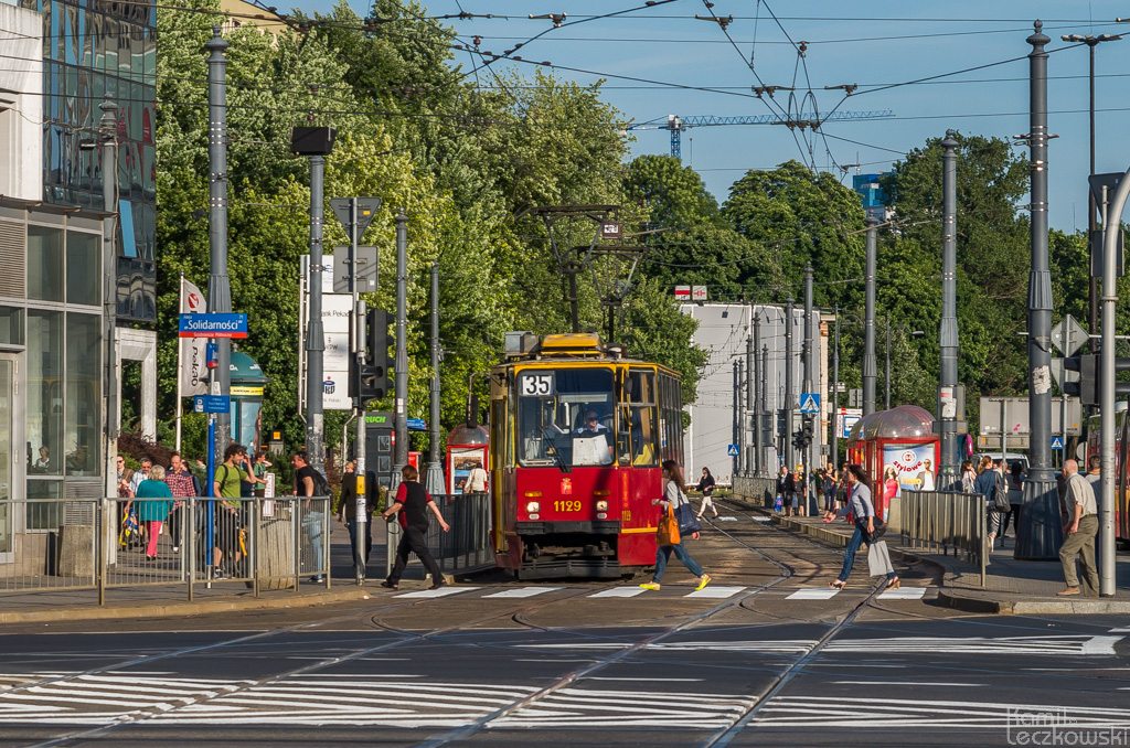 1129+1125
Słowa kluczowe: 105Na 1129+1125 35 PlacBankowy