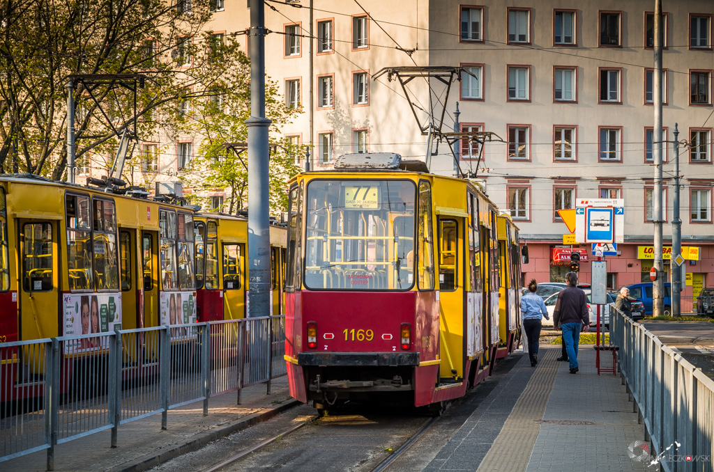 1168+1169
Jeden z najstarszych aktualnie jeżdżących składów w Warszawie
Słowa kluczowe: 105Na 1168+1169 77 PlacNarutowicza