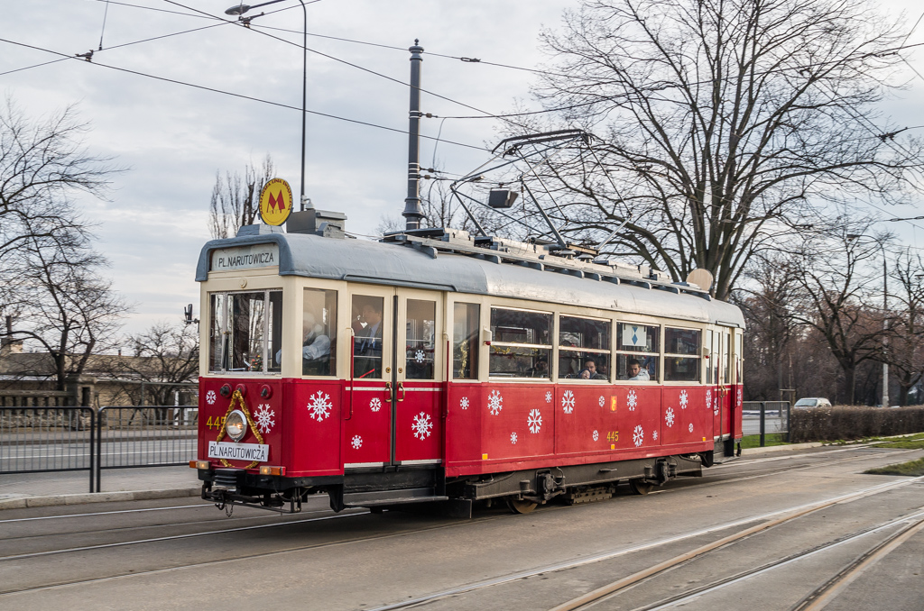 445
Tylko tak jakoś śniegu brakuje...
Słowa kluczowe: Wiwk/Gfw 445 M AlejaZieleniecka