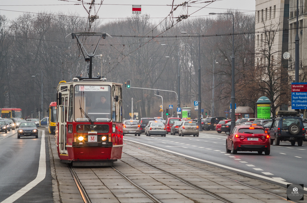 1000
Dziś na linii "M" z okazji mikołajek wyjechał najnowszy zabytek w Warszawie - 105N.
Słowa kluczowe: 105N 1000 M Marszałkowska