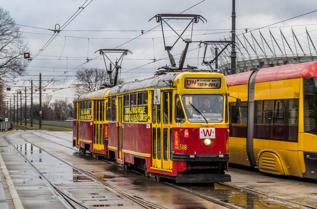 588+685 
Skład 588+685 jako jedna z trzech brygad linii "W"
Słowa kluczowe: 13N 588 685 W AlejaZieleniecka