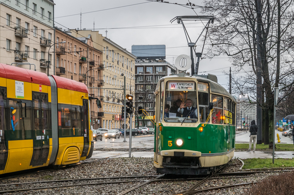 5
Rok produkcji: 1969
Również pozdrawiam. ;)
Słowa kluczowe: 102N 5 W PlacNarutowicza