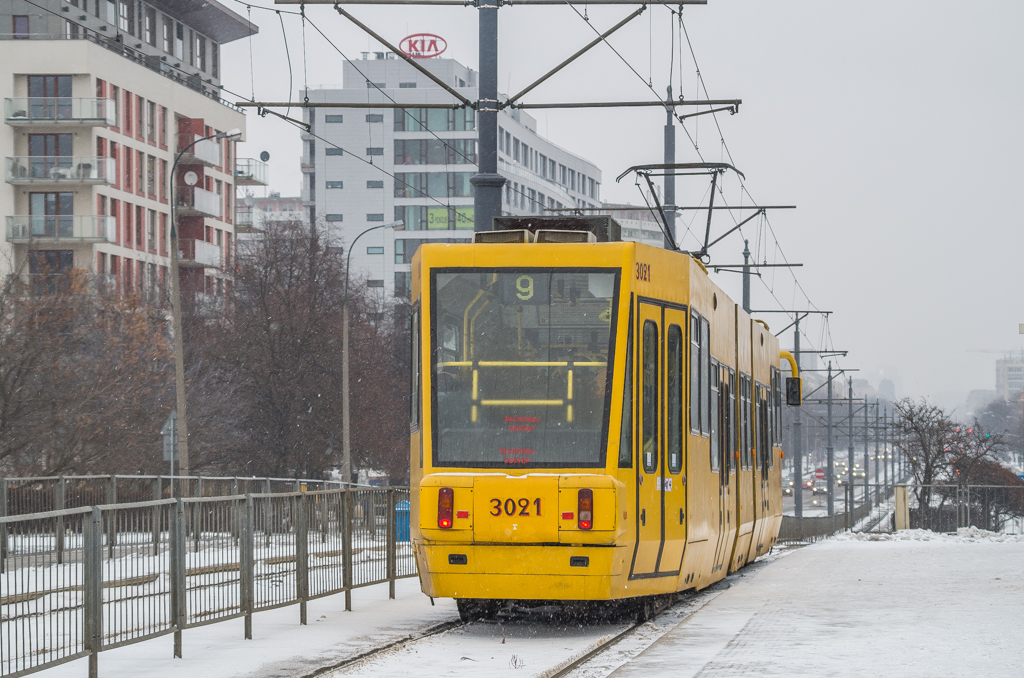 3021
Słowa kluczowe: 116Na/1 3021 9 AlejaKrakowska