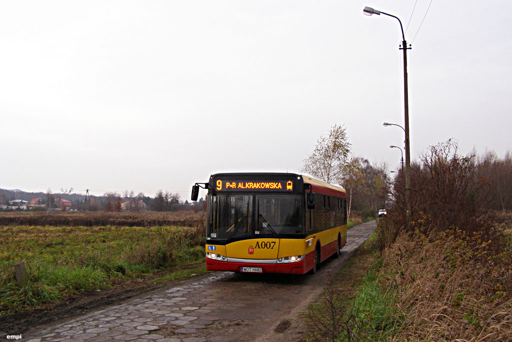 A007
Zagadka: gdzie to jest? :)
No i ciekawostka: oprócz wszystkich linii autobusowych w sterownik wgrana jest także linia tramwajowa 9.
Słowa kluczowe: SU12 A007 Wólczyńska