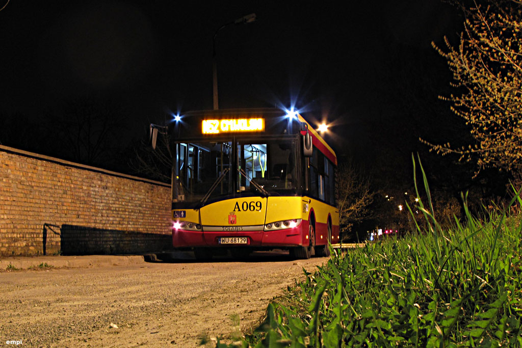 A069
Linia N52 to zaledwie dwa kółka z ponad godzinną przerwą. Zastanawiałem się czy nie lepiej byłoby to dokleić do brygad linii dziennych - problem w tym, że nie za bardzo się da, zwłaszcza starając się zachować mniejszą pojemność autobusu.
Słowa kluczowe: SU8,6 A069 N52 cmentarzWolski