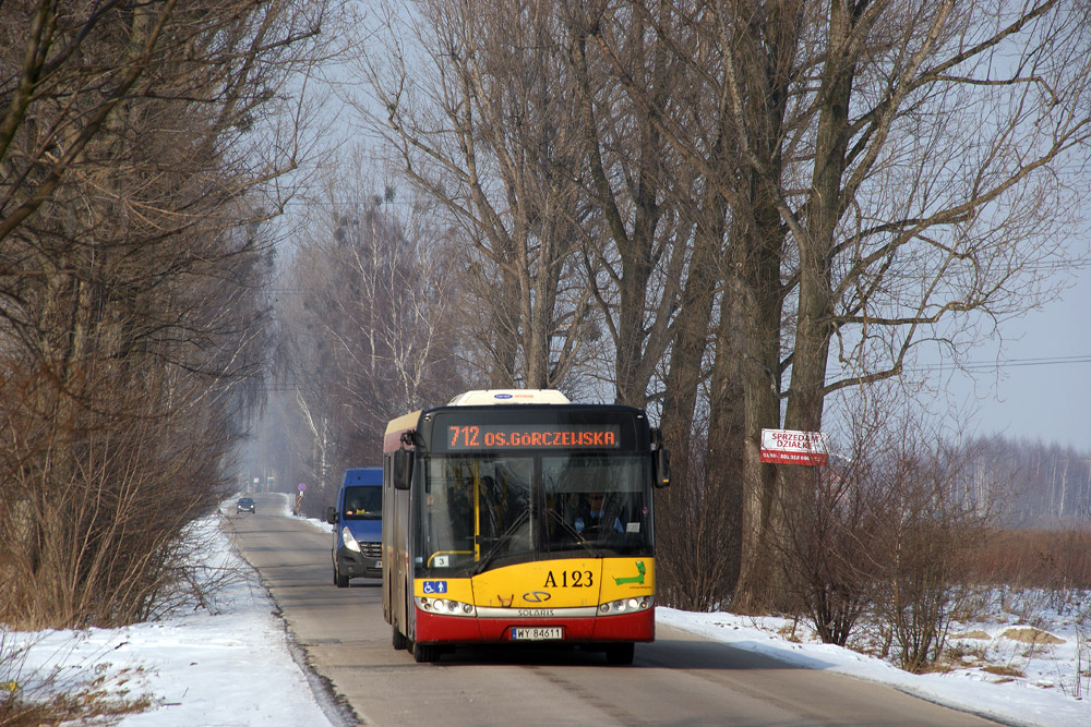 A123
Dawno temu, kiedy miałem jeszcze jakieś rozpoznanie w komunikacji.
Odludzie. Zielonki SHRO.
Słowa kluczowe: 712 A123 Zielonki Parcele SHRO Sportowa