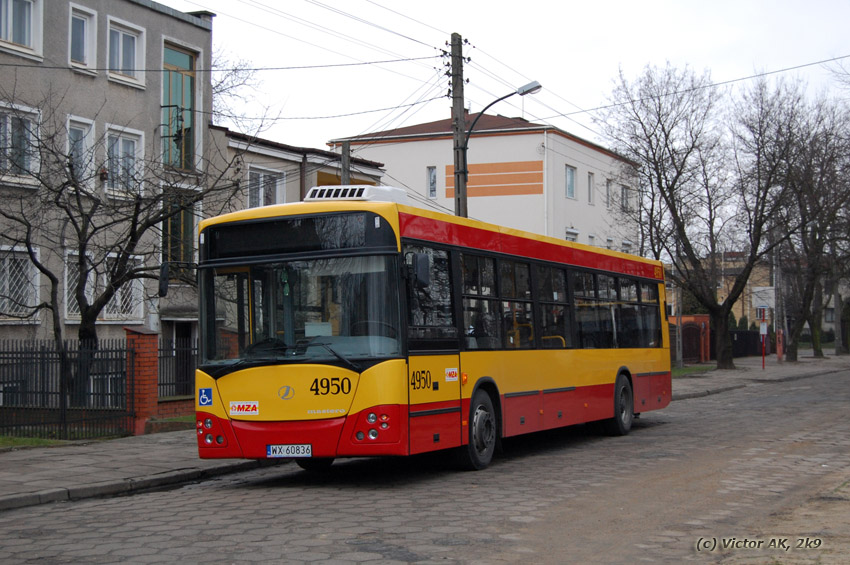 4950
Dawno dawno temu, na odległym portalu "Przegubowiec", pojawił się pojazd 4950 jako ciekawostka na Prima Aprilis; tu wersja żywa :)
Słowa kluczowe: M121I 4950 PKPUrsus