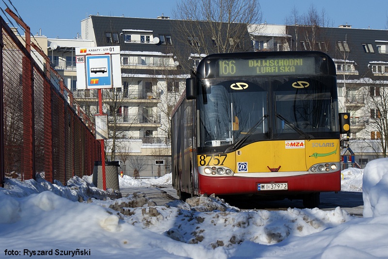 8757
Niedzielna promocja na 166. Tego dnia temperatury sięgały -20⁰C i nie wszystko powychodziło planowo. Zielony wyświetlacz, stare logo MZA, trasa na Lubelską. O czymś zapomiałem?
Słowa kluczowe: SU15 8757 166 KabatySTP