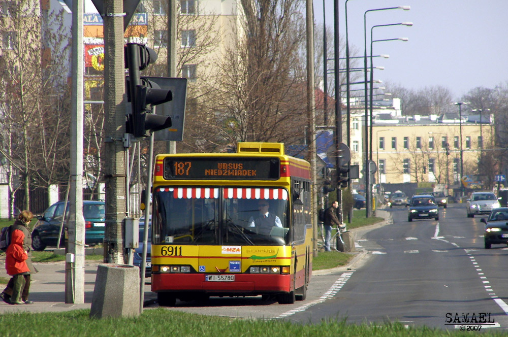 6911
Kasacja w styczniu 2013 po przeszło 12 latach służby.
Słowa kluczowe: N4020 6911 187 GrzymałySokołowskiego