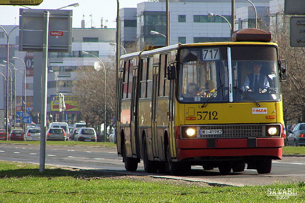 5712
15 lat służby i tylko R-11. Kasacja w 2012 roku.
Słowa kluczowe: IK280 5712 717 AlejeJerozolimskie