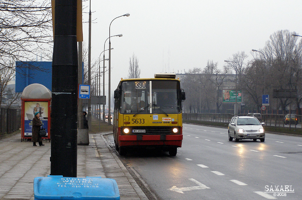 5633
390 było skróconą wersją linii 190 kursującą na początku na trasie Dw.Wileński-CH Marki, a następnie z powodu remontu trasy tramwajowej na trasie W-Z na trasie Okopowa-CH Marki.
Na zdjęciu ostatni dzień kursowania linii na trasie przed wydłużeniem do Okopowej.
Słowa kluczowe: IK280 5633 390 AlejaSolidarności