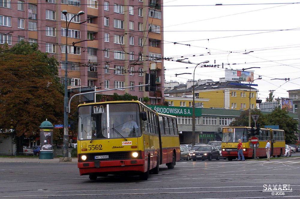 5562
Debiut w galerii. A w tle 5578 :)
Słowa kluczowe: IK280 5562 171 AlejaSolidarności