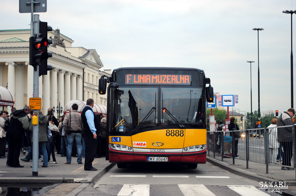 8888
SU18 w obsłudze linii muzealnej na plac Bankowym. Na zdjęciu wóz ma około 8 miesięcy, więc prawie nówka-sztuka :)
Słowa kluczowe: SU18 8888 F PlacBankowy