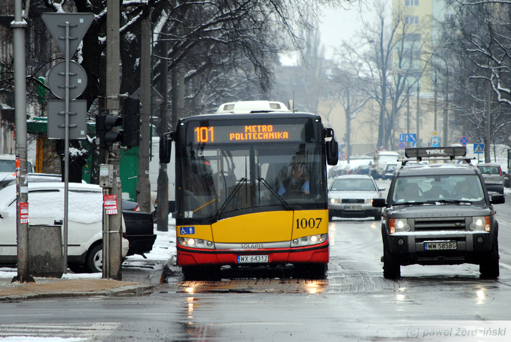 1007
Za chwilę z ul. Wileńskiej skręci w ul. Targową.
Słowa kluczowe: SU10 1007 101 