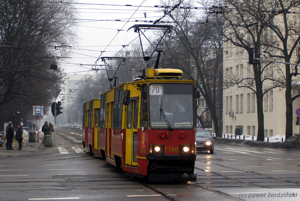 1380+1379
Słowa kluczowe: 105Na 1380+1379 70 Nowowiejska