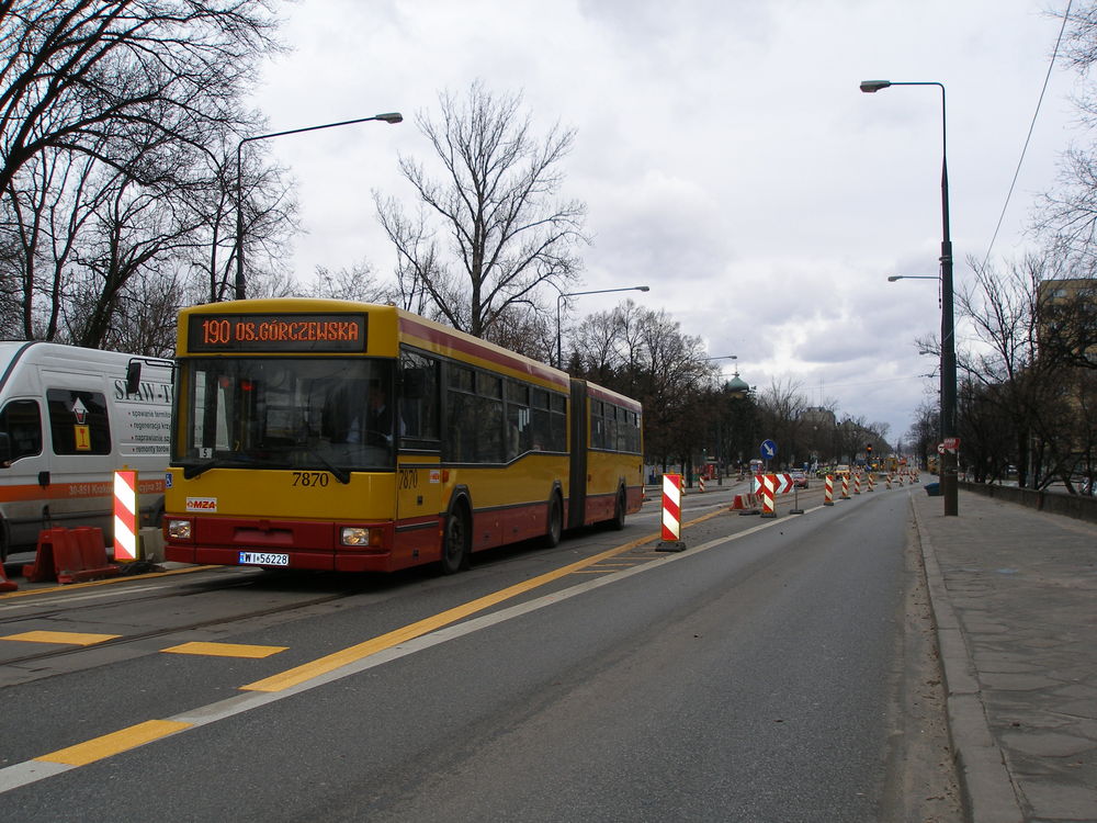 7870
Obsługujący linię 190 Redutowy Odkurzacz wjeżdża na odcinek o ruchu wahadłowym na moście Śląsko-Dąbrowskim.
Słowa kluczowe: M181M 7870 190 MostŚląskoDąbrowski